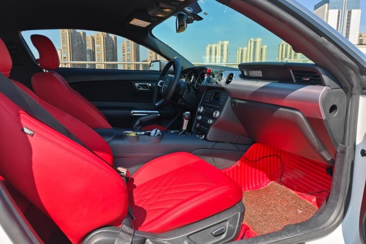 Used Ford Mustang 2017 2.3T Middle East Version Interior 3