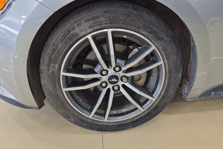 Used Ford Mustang 2017 2.3T Middle East Version Left Front Wheel Hub