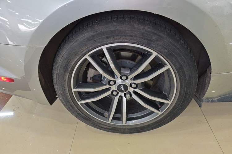 Used Ford Mustang 2017 2.3T Middle East Version Right Rear Wheel Hub
