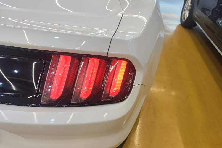 Used Ford Mustang 2017 2.3T Performance Edition Right Rear Taillight