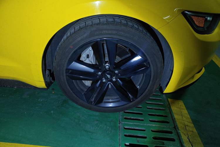 Used Ford Mustang 2017 2.3T Performance Edition Right Front Wheel Hub