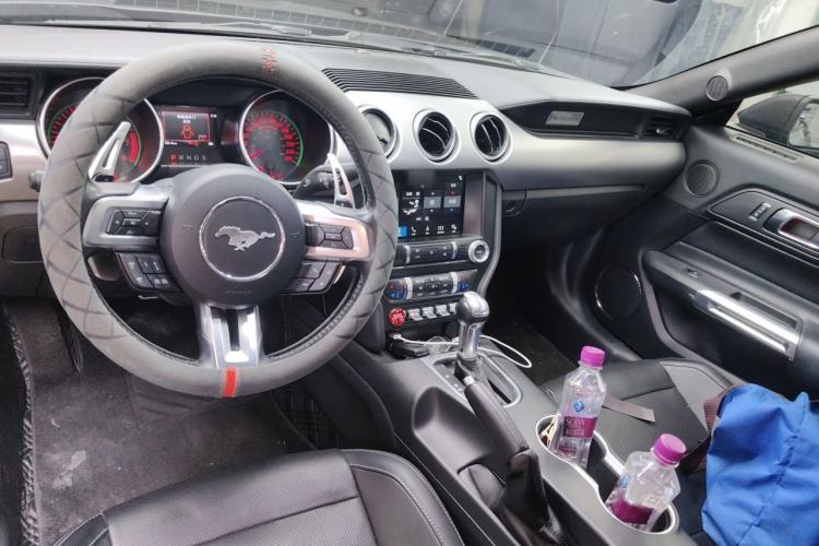Used Ford Mustang  Center Console