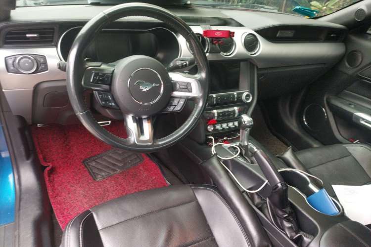 Used Ford Mustang 2018 2.3L EcoBoost Center Console