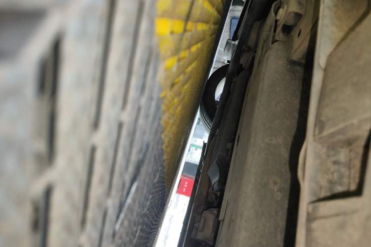 Used Ford Mustang  Chassis Front Left
