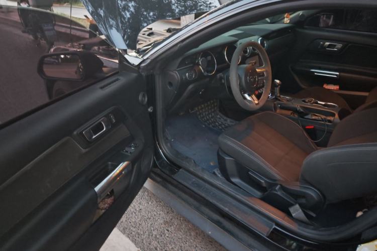 Used Ford Mustang  Driver Seat