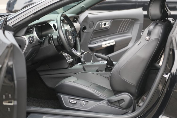 Used Ford Mustang 2018 2.3L EcoBoost Interior 3