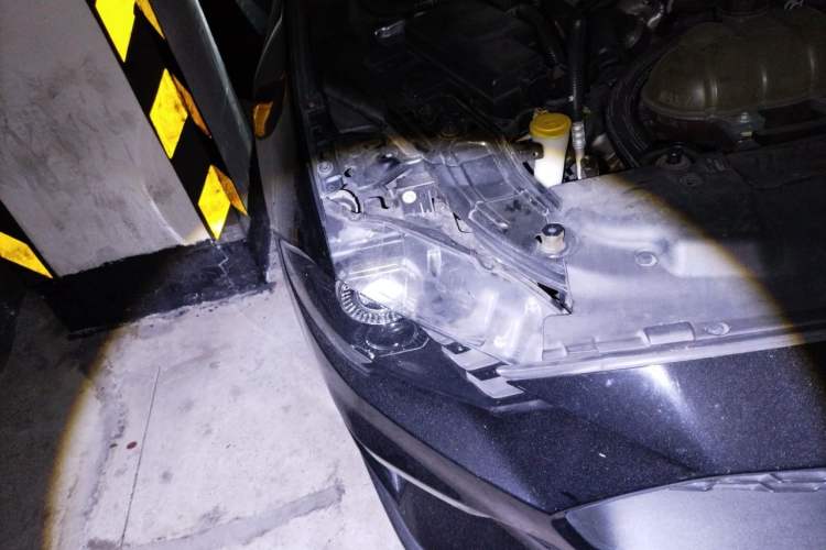 Used Ford Mustang 2018 2.3L EcoBoost Right Front Headlight