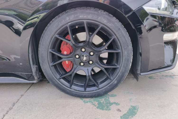 Used Ford Mustang 2018 2.3L EcoBoost Right Front Wheel Hub