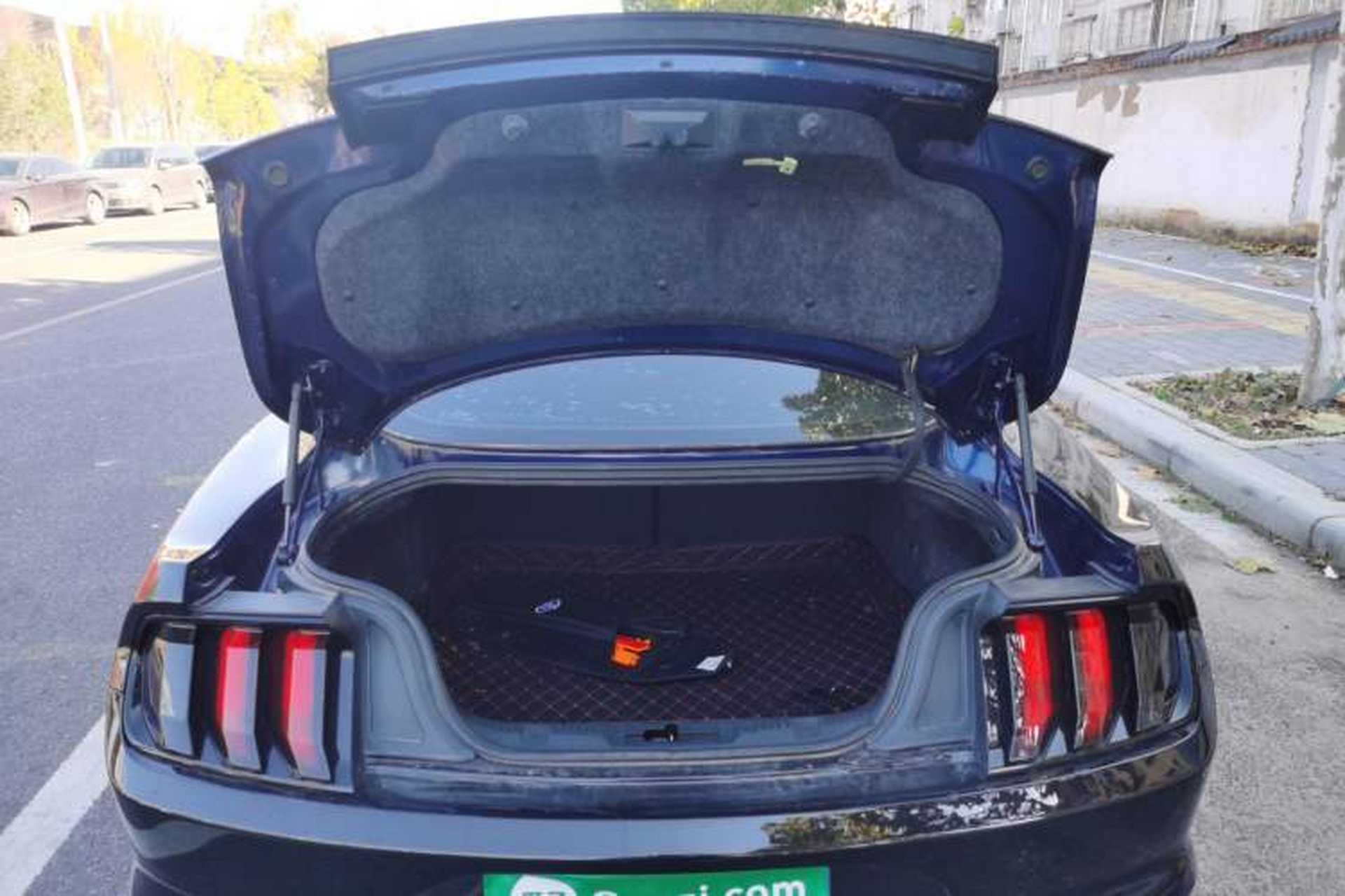 Used Ford Mustang 2018 2.3T Automatic EcoBoost Hardtop U.S. Specification Trunk