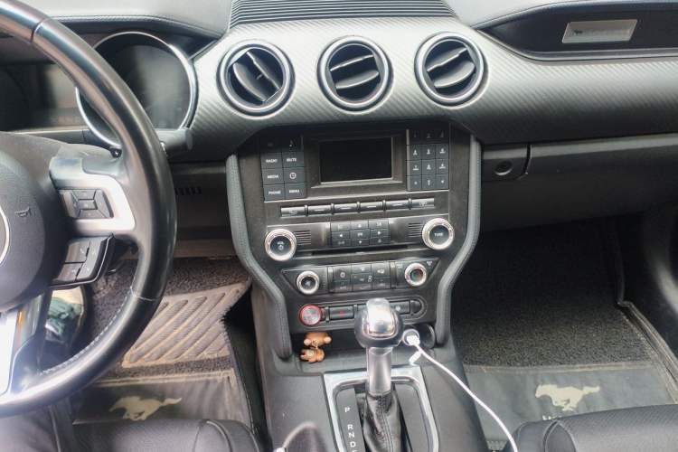 Used Ford Mustang  Audio And AC Panel