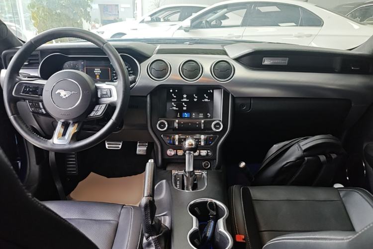 Used Ford Mustang 2018 2.3L EcoBoost Center Console
