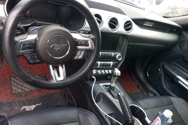 Used Ford Mustang 2018 2.3L EcoBoost Center Console