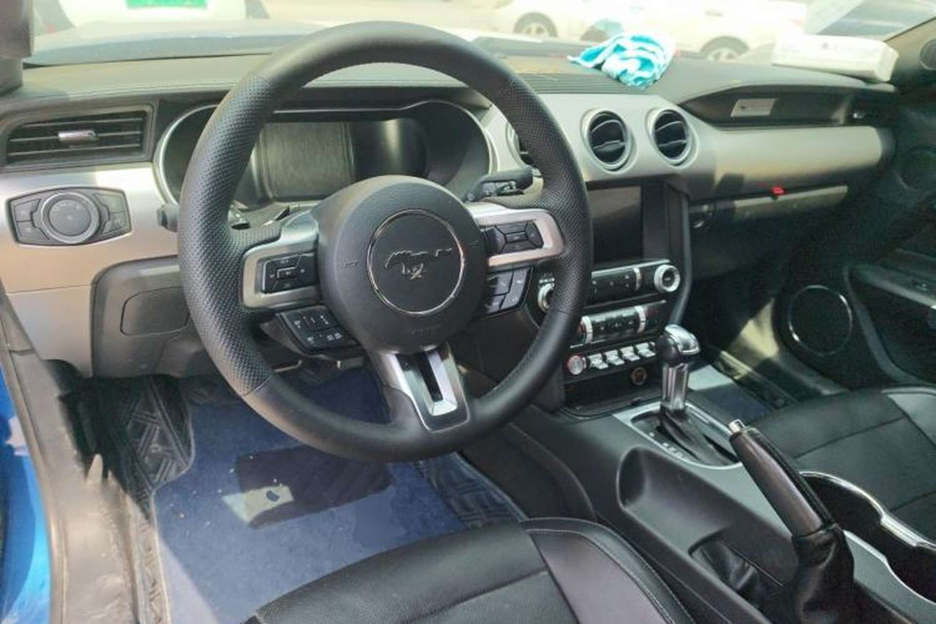 Used Ford Mustang  Center Console