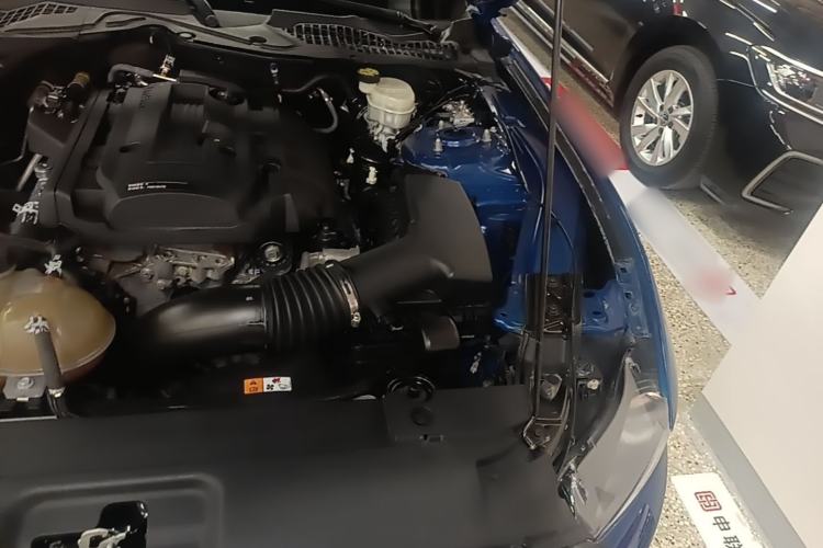 Used Ford Mustang  Engine Bay Left