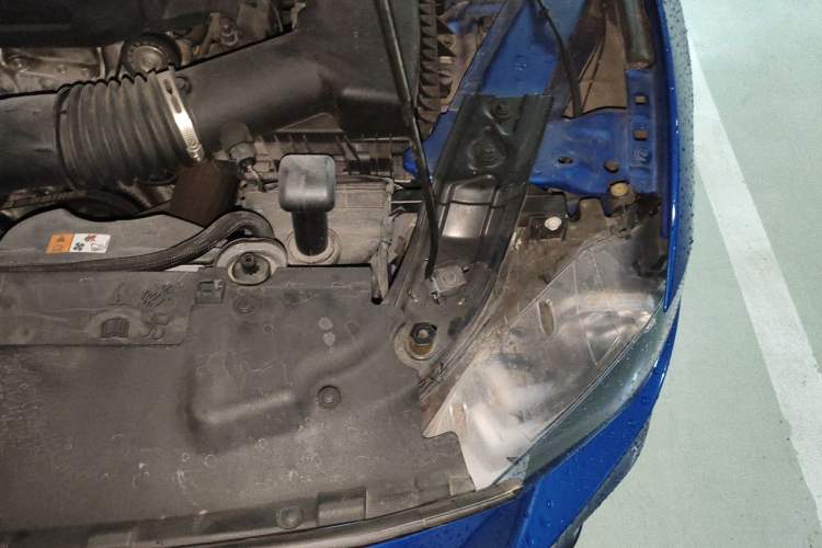 Used Ford Mustang  Engine Bay Left