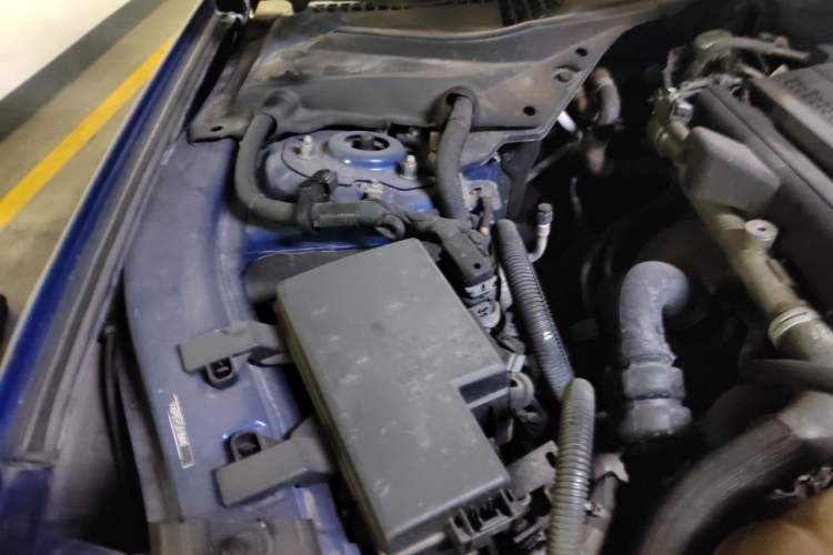 Used Ford Mustang 2018 2.3T Automatic Hardtop Standard Trim U.S. Specification Engine Bay Right