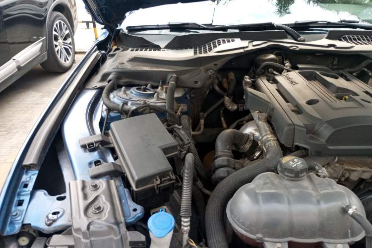 Used Ford Mustang 2018 2.3L EcoBoost Engine Bay Right