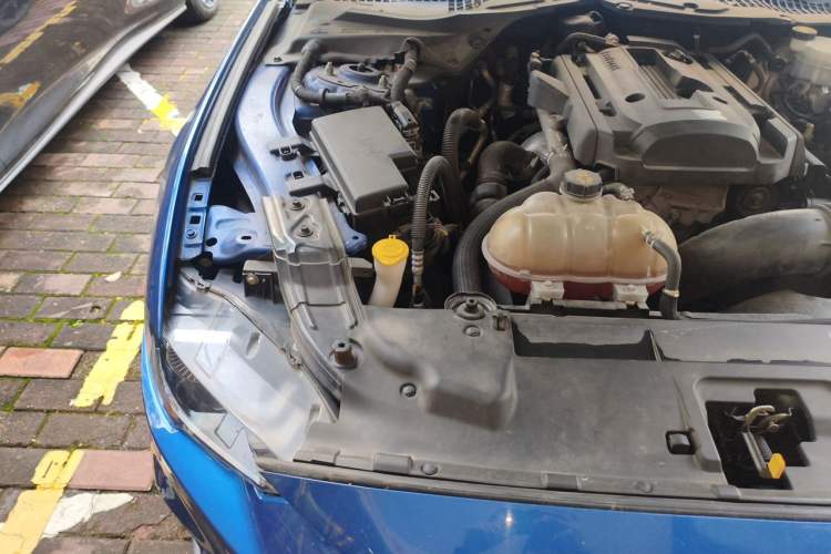 Used Ford Mustang  Engine Bay Right