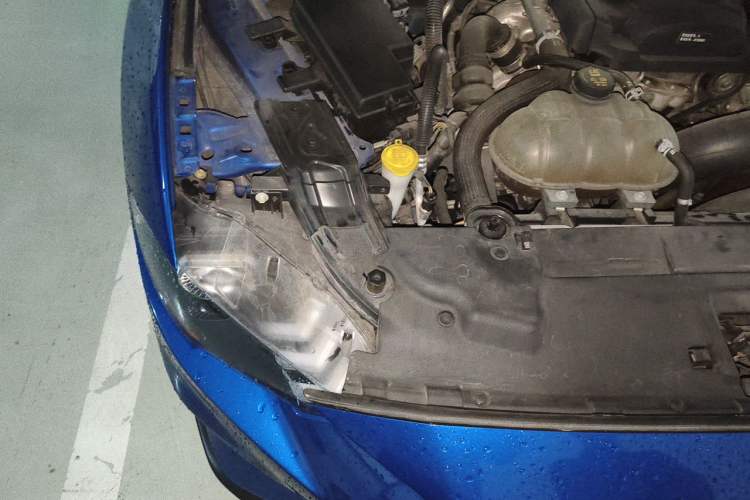 Used Ford Mustang  Engine Bay Right