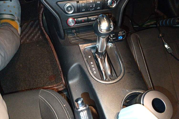Used Ford Mustang 2018 2.3T Automatic Hardtop Standard Trim U.S. Specification Gear Lever
