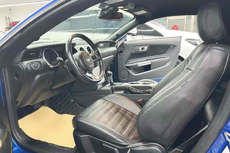 Used Ford Mustang 2018 2.3T Automatic Hardtop Standard Trim U.S. Specification Interior 14