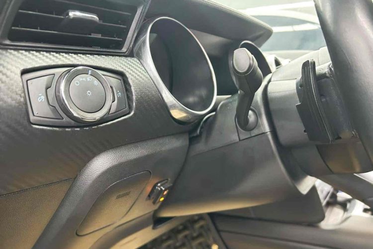 Used Ford Mustang 2018 2.3T Automatic Hardtop Standard Trim U.S. Specification Interior 4