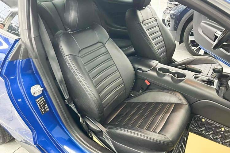 Used Ford Mustang 2018 2.3T Automatic Hardtop Standard Trim U.S. Specification Interior 6