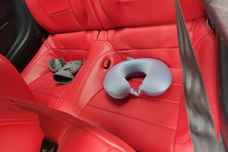 Used Ford Mustang 2018 2.3T Automatic Hardtop Standard Trim U.S. Specification Left Rear Seat