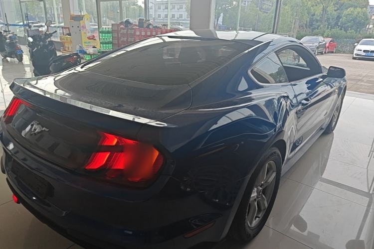Used Ford Mustang 2018 2.3T Automatic Hardtop Standard Trim U.S. Specification Rear Right 45 Deg