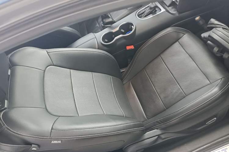 Used Ford Mustang 2018 2.3L EcoBoost Right Front Seat
