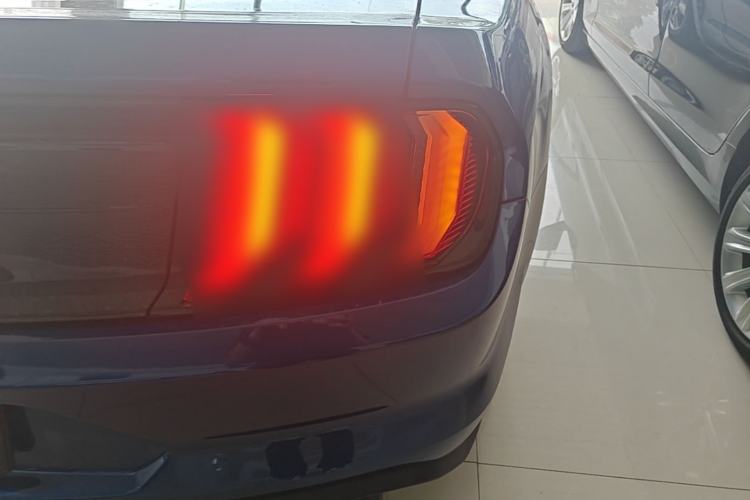 Used Ford Mustang 2018 2.3T Automatic Hardtop Standard Trim U.S. Specification Right Rear Taillight