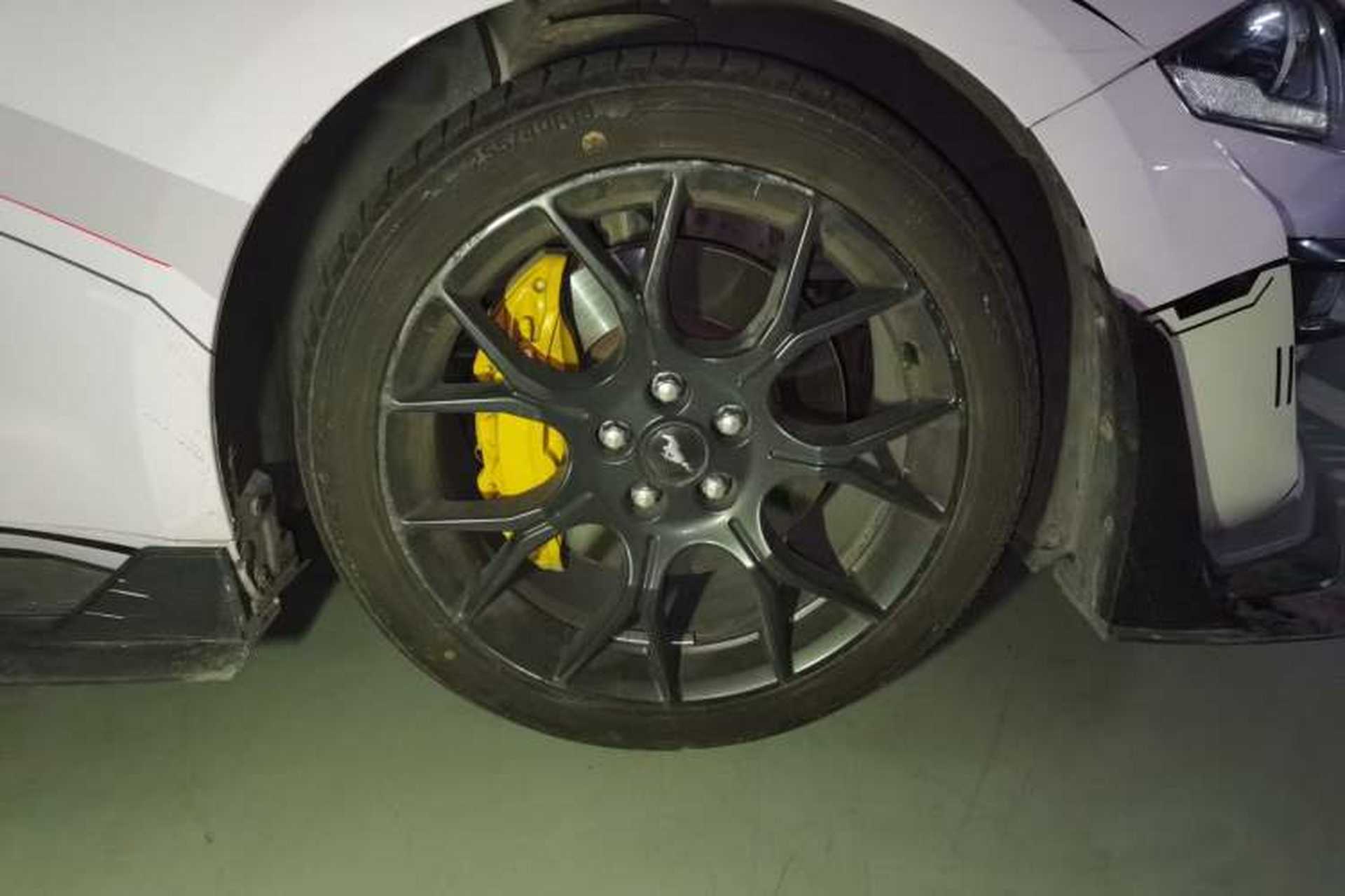 Used Ford Mustang 2018 2.3L EcoBoost Right Front Wheel Hub