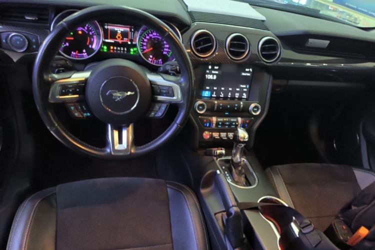 Used Ford Mustang 2018 2.3T Automatic Hardtop Standard Trim U.S. Specification Center Console