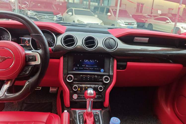Used Ford Mustang 2018 2.3T Automatic Hardtop Standard Trim U.S. Specification Gear Lever
