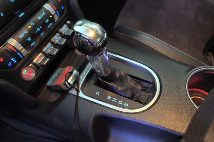 Used Ford Mustang 2018 2.3T Automatic Hardtop Standard Trim U.S. Specification Gear Lever