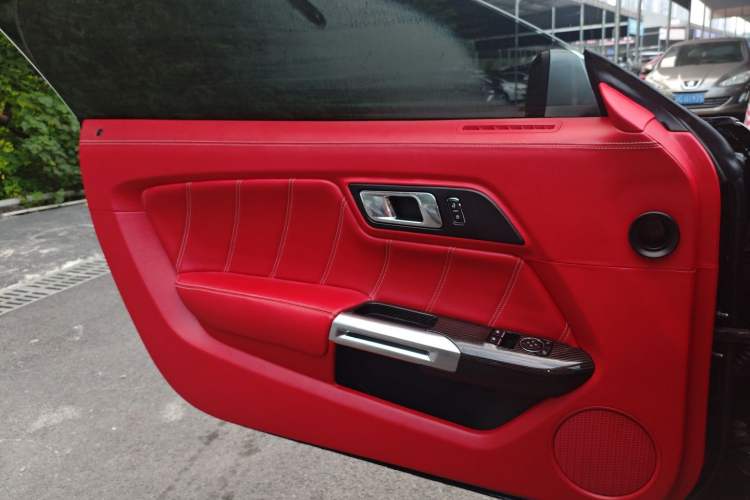 Used Ford Mustang 2018 2.3T Automatic Hardtop Standard Trim U.S. Specification Left Front Door Interior