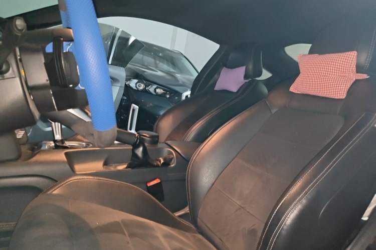 Used Ford Mustang  Left Front Seat