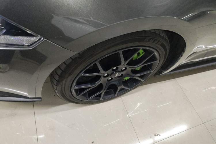 Used Ford Mustang 2018 2.3L EcoBoost Left Front Wheel Hub