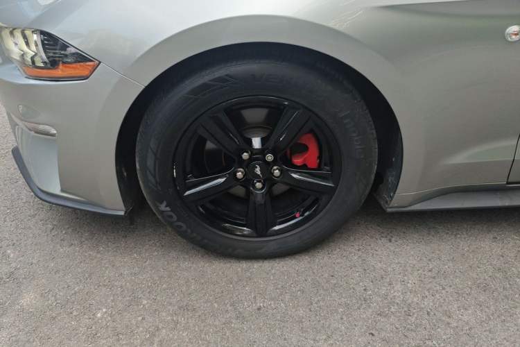 Used Ford Mustang 2018 2.3T Automatic Hardtop Standard Trim U.S. Specification Left Front Wheel Hub