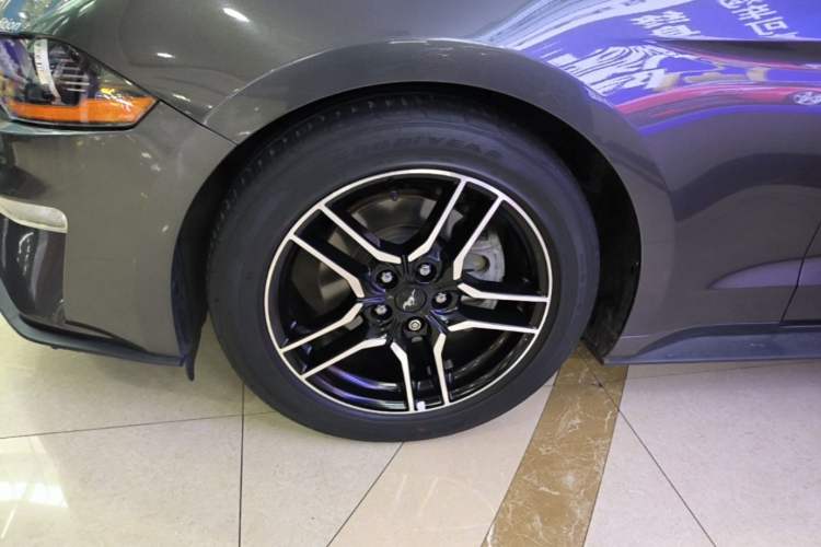 Used Ford Mustang 2018 2.3T Automatic Hardtop Standard Trim U.S. Specification Left Front Wheel Hub