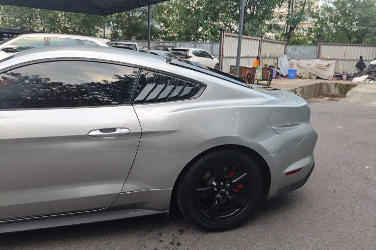 Used Ford Mustang 2018 2.3T Automatic Hardtop Standard Trim U.S. Specification Left Rear Door Interior
