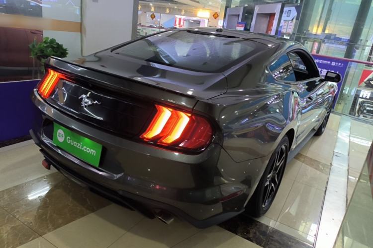 Used Ford Mustang 2018 2.3T Automatic Hardtop Standard Trim U.S. Specification Rear Right 45 Deg