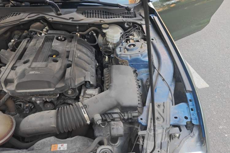 Used Ford Mustang  Engine Bay Left