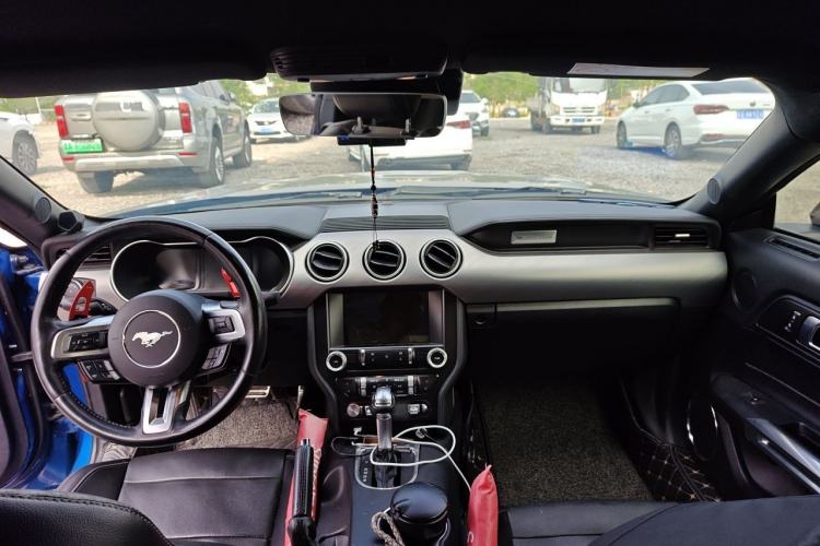 Used Ford Mustang  Center Console