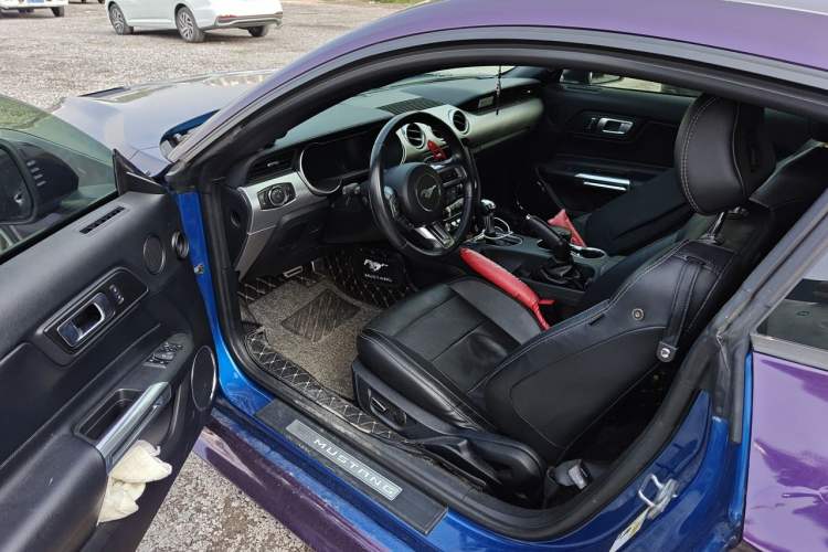 Used Ford Mustang  Driver Seat