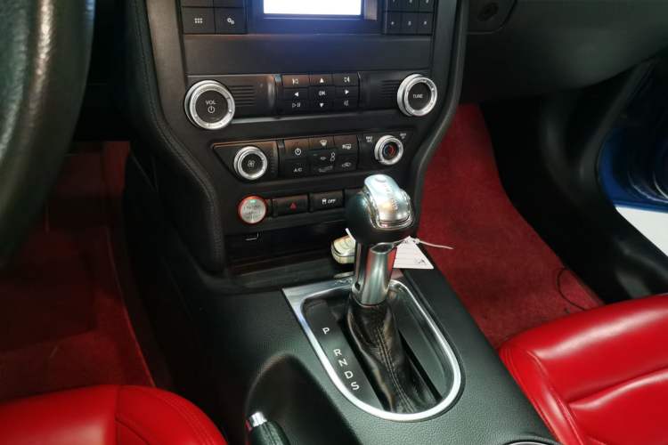 Used Ford Mustang 2018 2.3T Automatic Hardtop Standard Trim U.S. Specification Gear Lever