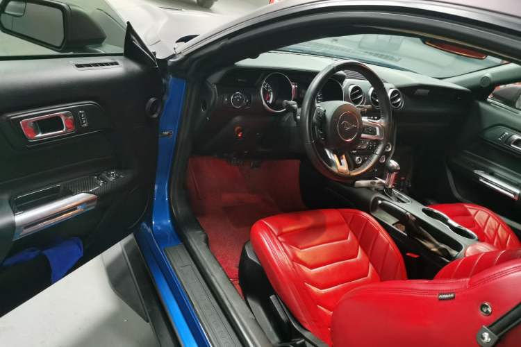 Used Ford Mustang 2018 2.3T Automatic Hardtop Standard Trim U.S. Specification Interior 3