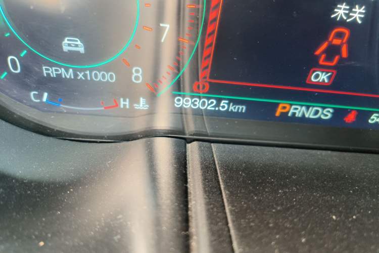 Used Ford Mustang 2018 2.3L EcoBoost Odometer Close Up