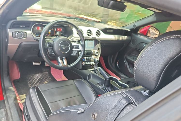 Used Ford Mustang 2018 2.3L EcoBoost Center Console