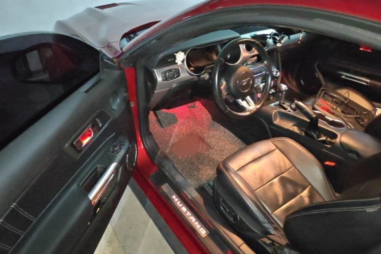 Used Ford Mustang 2018 2.3L EcoBoost Driver Seat
